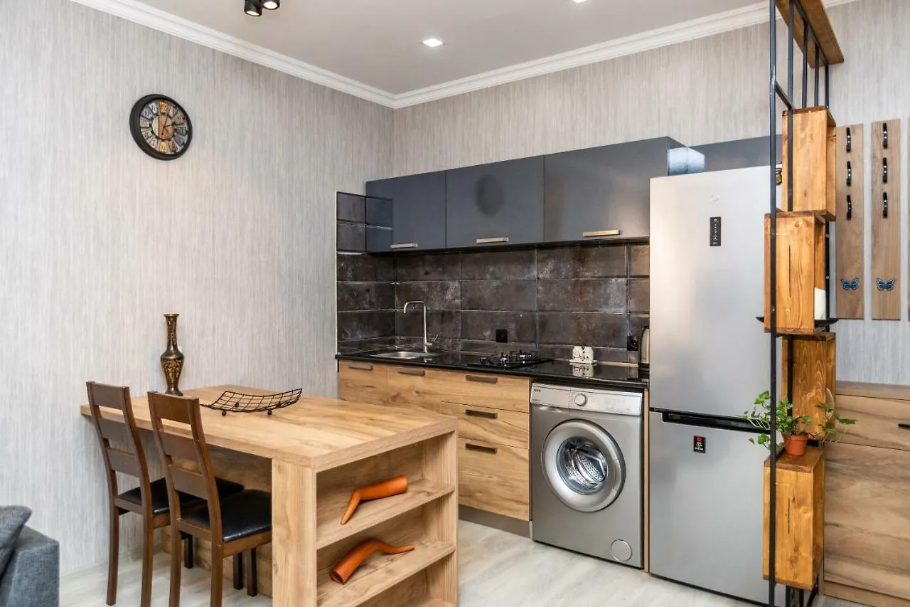 Tamo'S Sweet Home Tiflis
